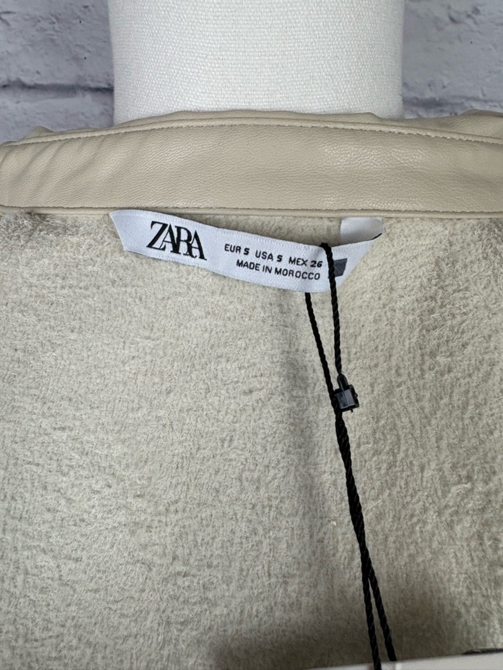 Zara Cream Long-Sleeve Button Shirt - Picture 7 of 9